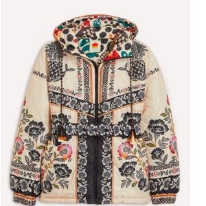 Reversible, Diamond quilted finish, Relaxed fit